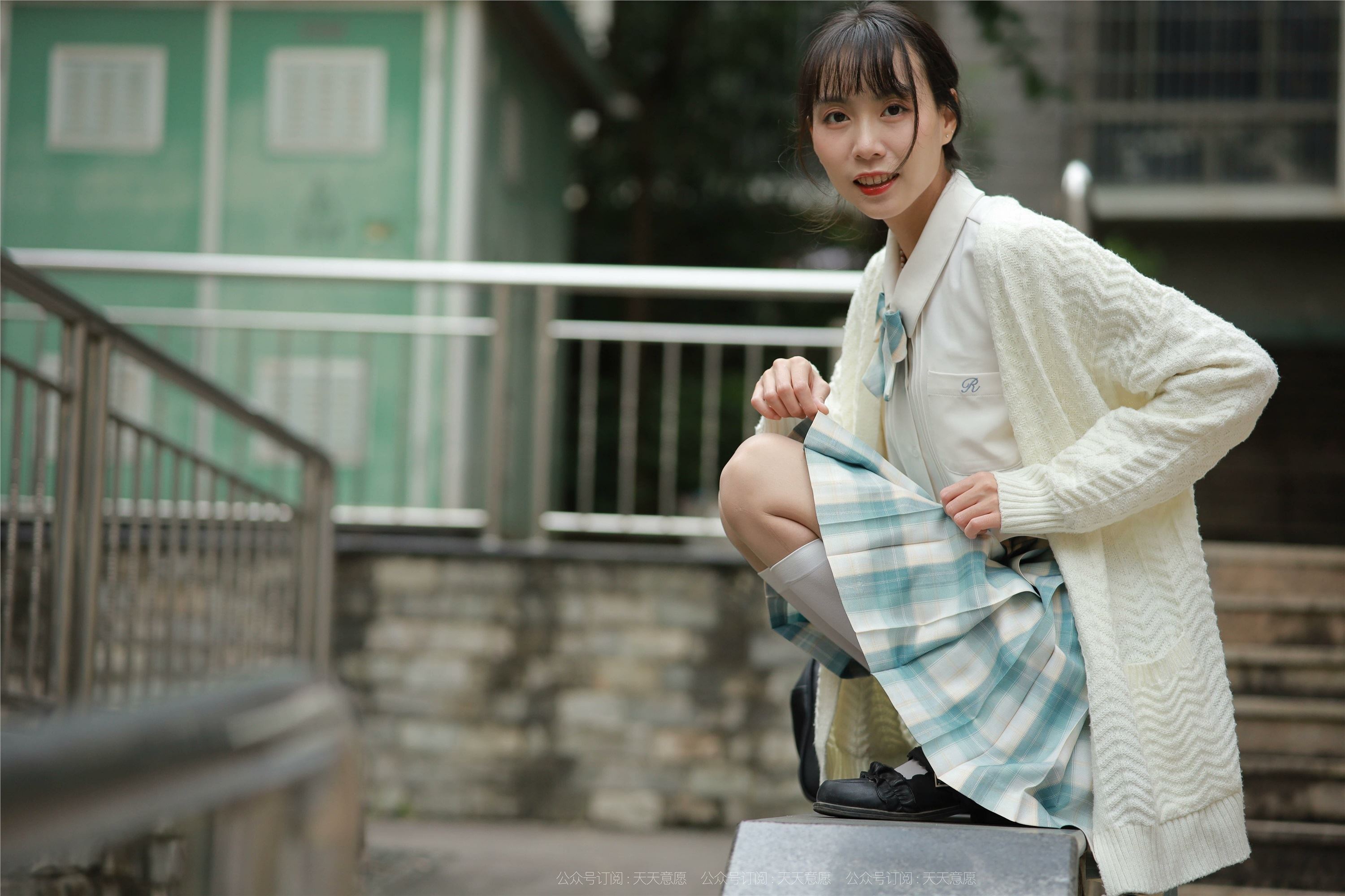 IESS异思趣向  2021.11.02 丝享家963：团团《长腿JK装》